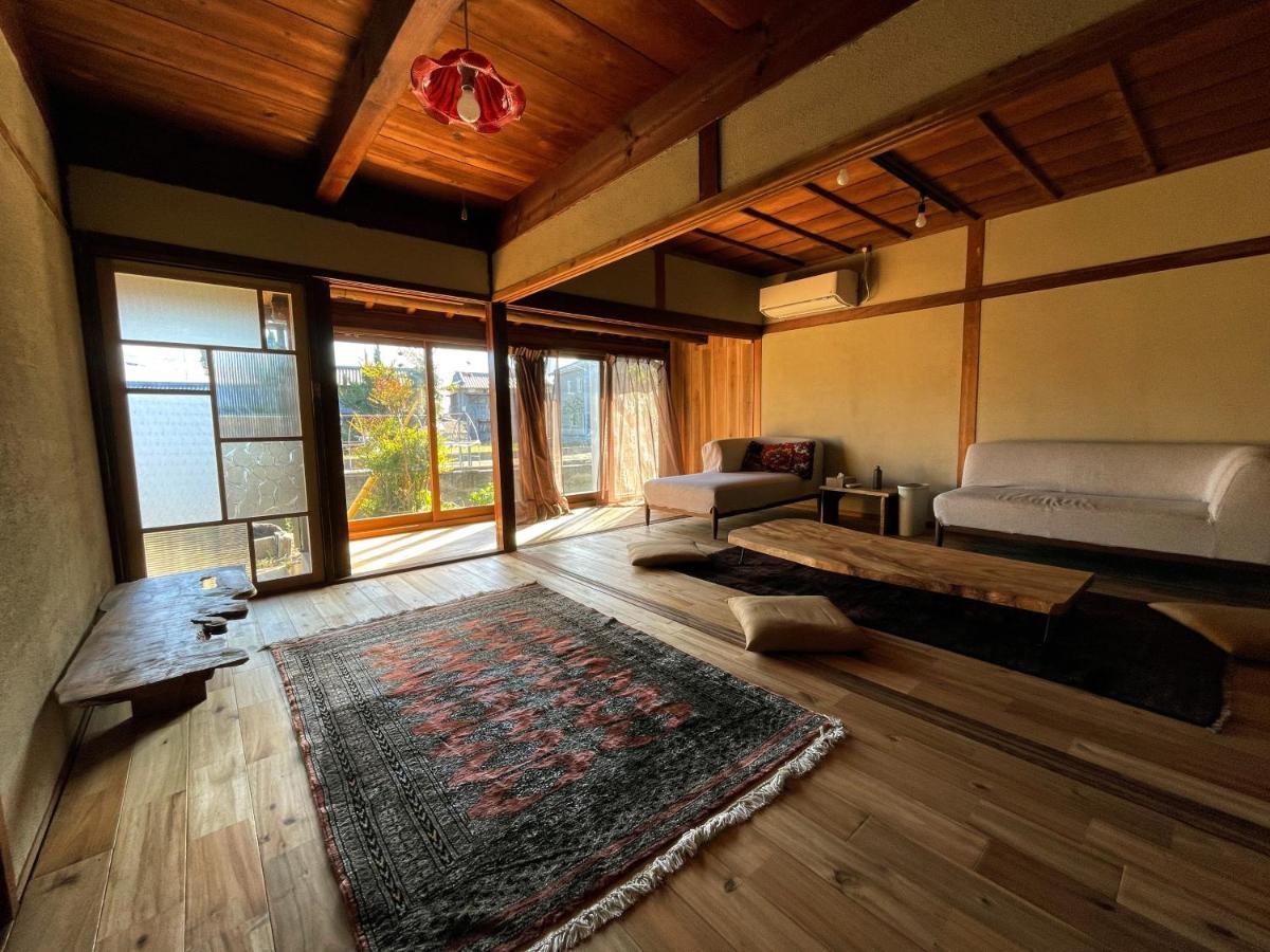 淡路島の古民家1棟貸切宿 サササウナ 薪ストーブサウナとタイハーブ蒸気浴 Exterior photo
